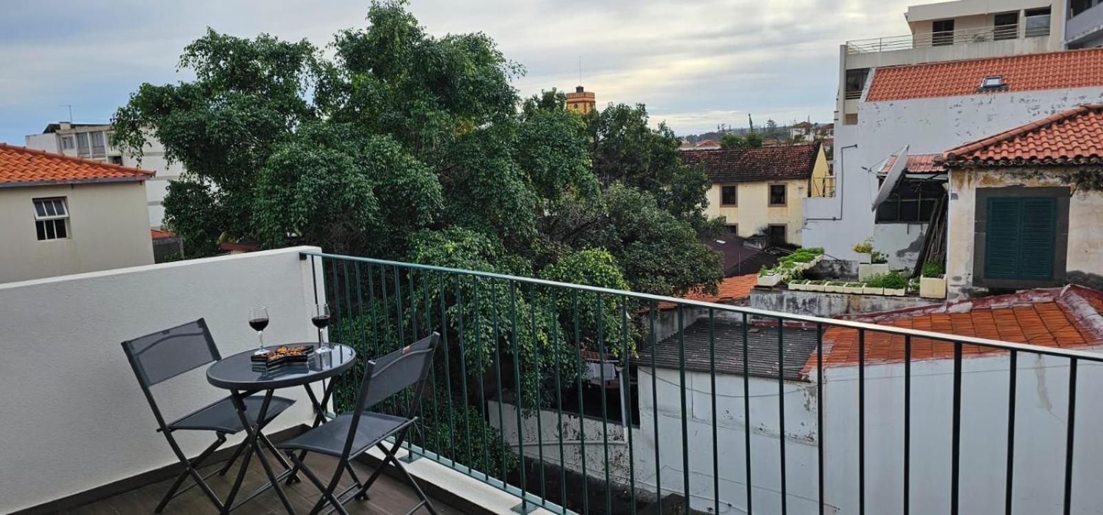 Time Off Madeira Apartment ฟุงชาล ภายนอก รูปภาพ